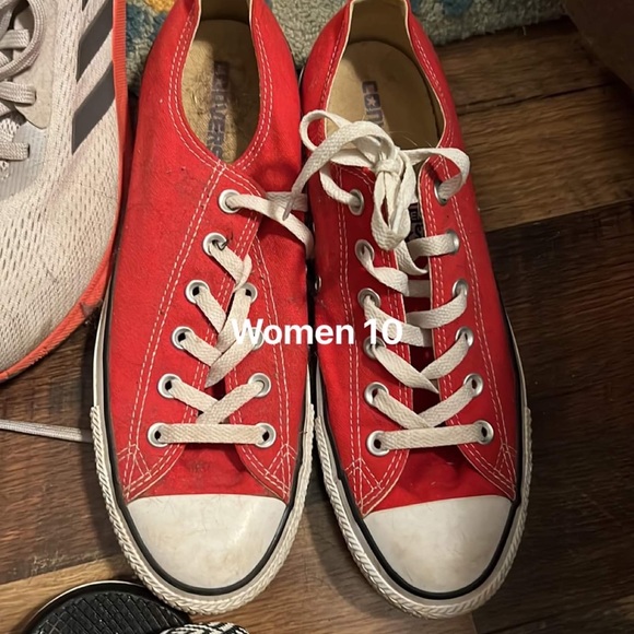 Converse - Picture 1 of 2